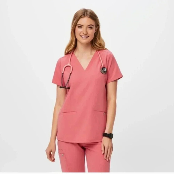 Figs desert Beat It Pink three pocket scrub top size medium - Picture 1 of 5